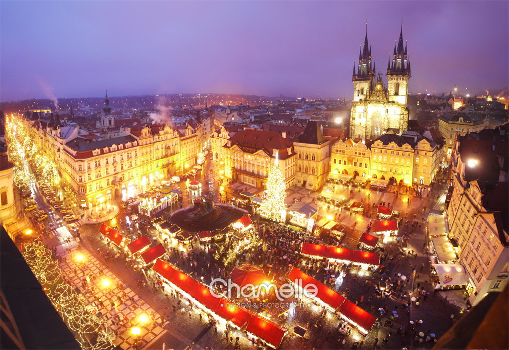 prague-cathedral-christmas-dusk-panorama-chamelle-photography