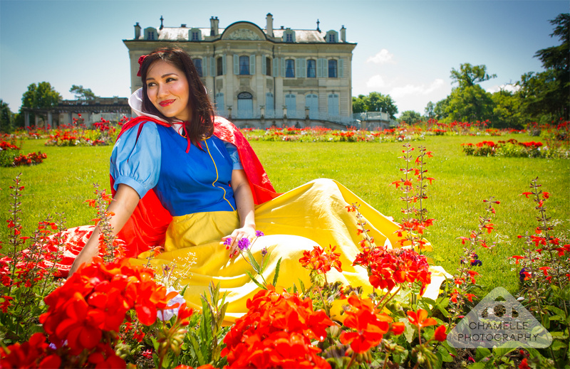 snow_white_fairytale_cosplay_by_chamellephotography-02