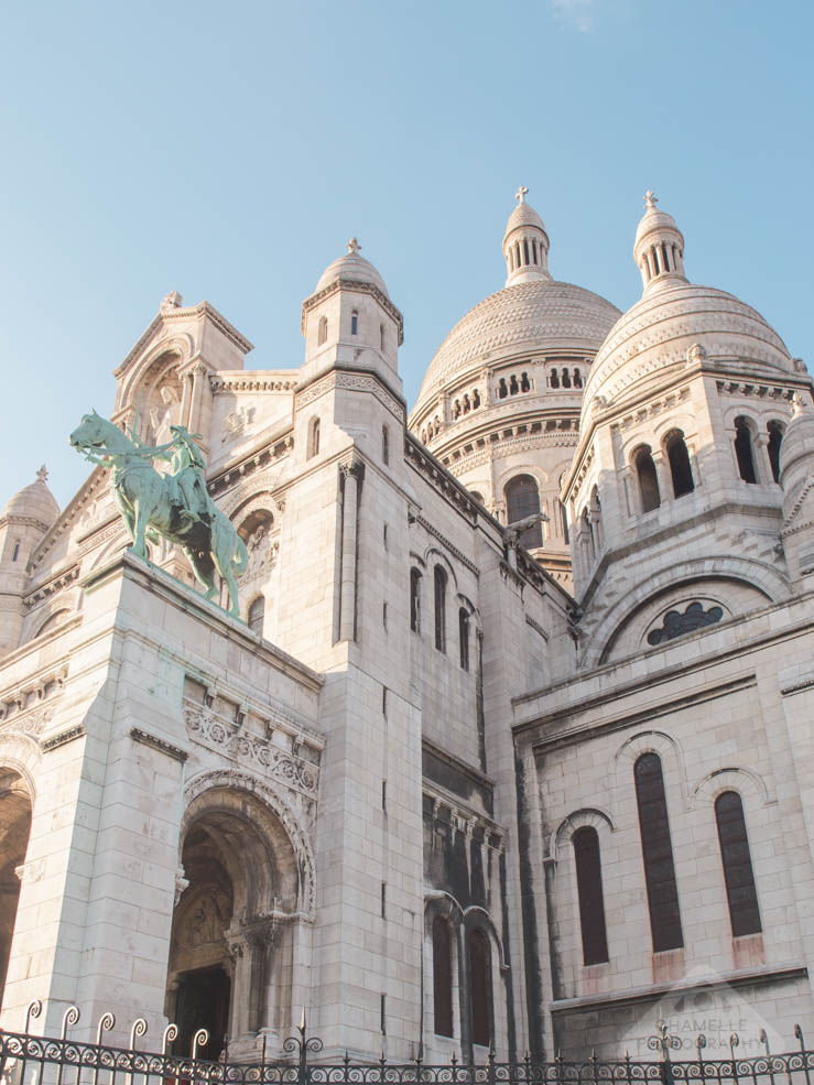 amelie film locations in paris / amelie-inspired photoshoot montmartre - france travel blog